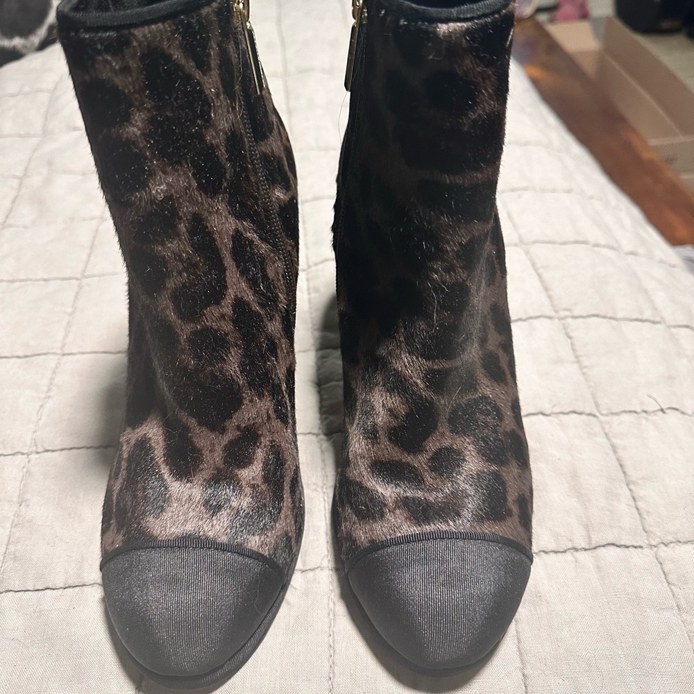 Karl Lagerfeld angle boots. - Picture 5 of 6
